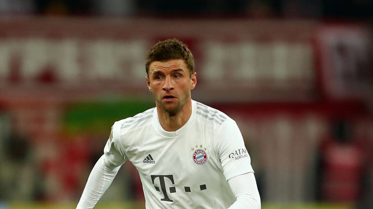 THOMAS MÜLLER (ab 77.) - Archivbild: Bekam nochmal ein paar Minuten und ging für Lewandowski ins Sturmzentrum. Flick schonte ihn für das Bundesliga-Heimspiel gegen Leverkusen. Kam für eine Benotung zu spät
