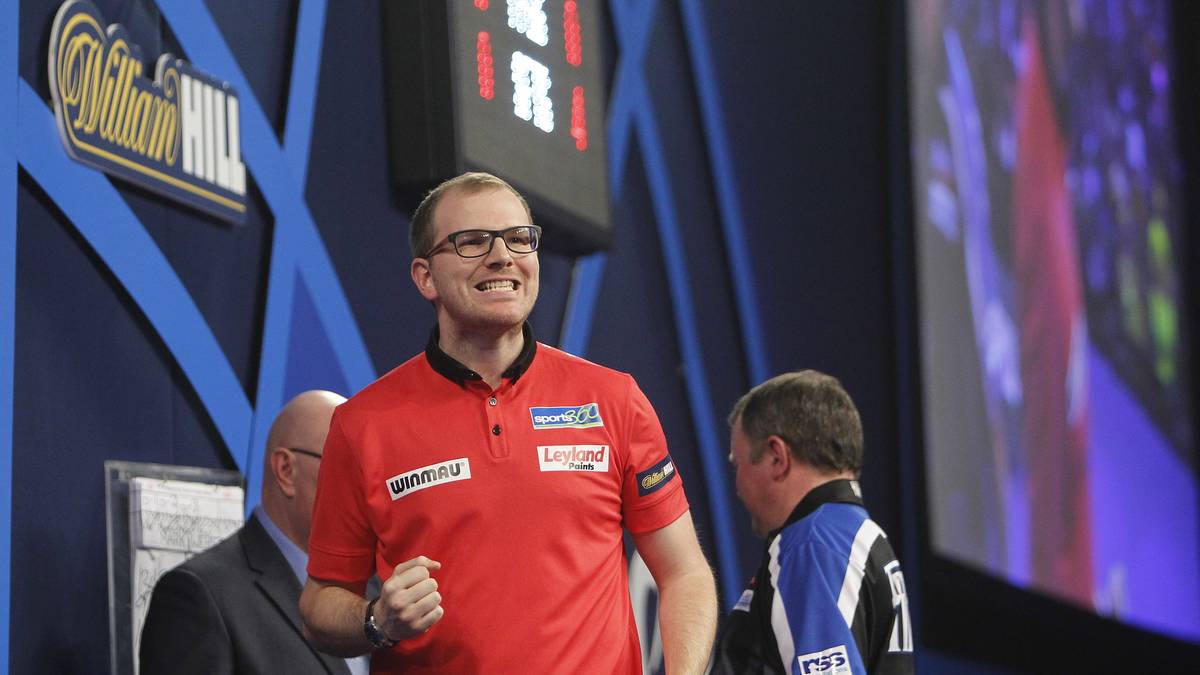 Mark Webster hat guten Grund zu jubeln. Die "Spider" erreicht locker die Runde der letzten 16