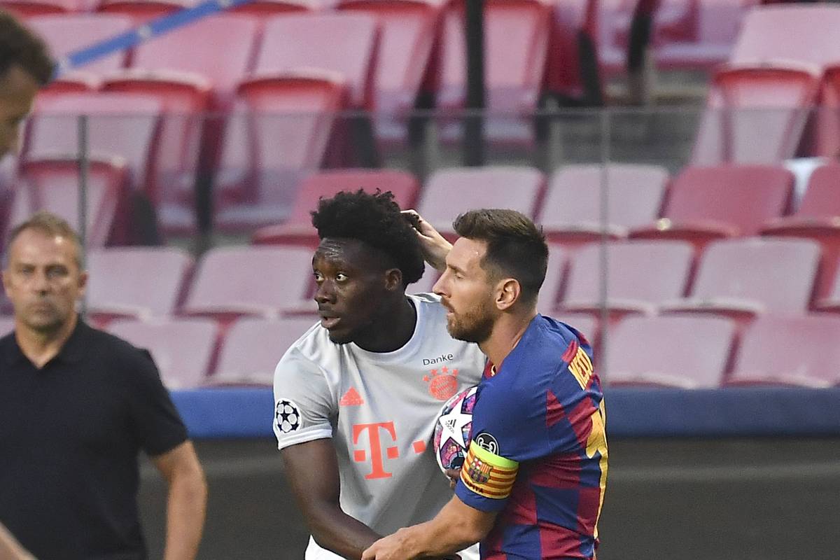 Alphonso Davies bereitet mit einem Traumsolo das 5:2 der Bayern vor. Im Fantalk werden Vergleiche zu Lionel Messi laut.