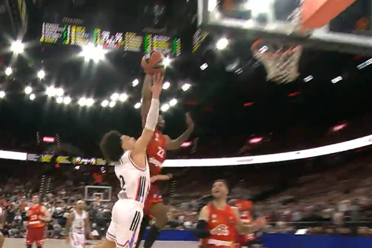 Dieser Monster-Block sichert Bayerns Sieg über Paris