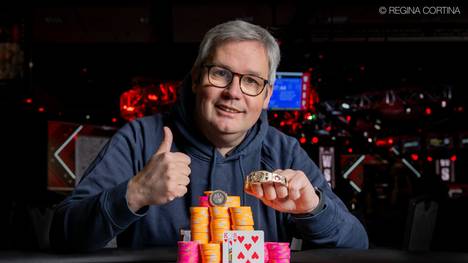 Früh aus dem Main Event ausgeschieden und dann bei einem $600-Turnier das zweite deutsche Bracelet der WSOP 2024 gewonnen. Für Carsten Heidemann hat sich der Lebenstraum dann doch noch erfüllt.