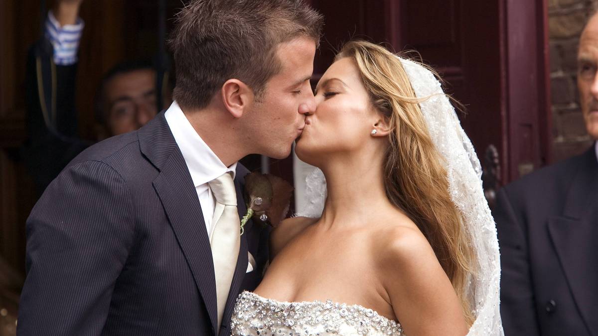 Vor seiner Beziehung mit Sabia war Van der Vaart mit dem Model Sylvie Meis verheiratet. Im Juni 2005 feiern die beiden eine wahre Traumhochzeit