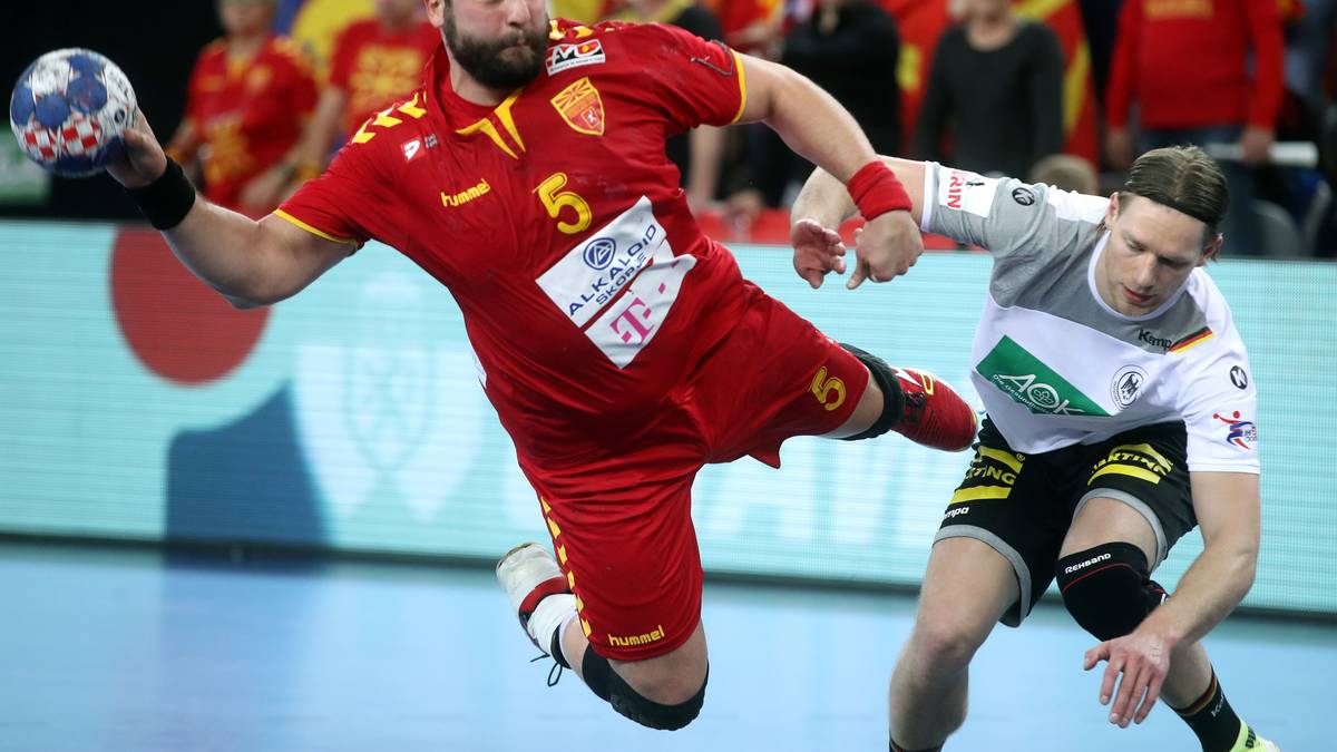 STEPHAN: Mazedonien nimmt drei Punkte in die Hauptrunde und hat damit natürlich auch Chancen auf das Halbfinale. Das Team kommt vor allem über den Kampf. Nur bin ich nicht sicher, ob Mazedonien mit seinem kraftvollen Spiel noch genug Kondition für die ganze Hauptrunde hat