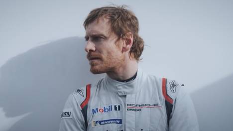 Diesmal im Porsche GT Magazin: Hollywood-Star Michael Fassbender fährt im Porsche Supercup - Wir begleiten den gebürtigen Heidelberger.