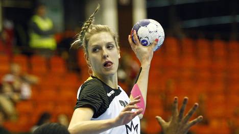 Susann Müller-DHB-Handball-Wurf