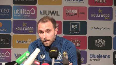 Bei der Europameisterschaft 2020 brach Christian Eriksen beim Spiel gegen Finnland zusammen und erlitt einen Herzstillstand. Bei seiner Vorstellung beim FC Brentford blickt er auf diesen Tag zurück.
