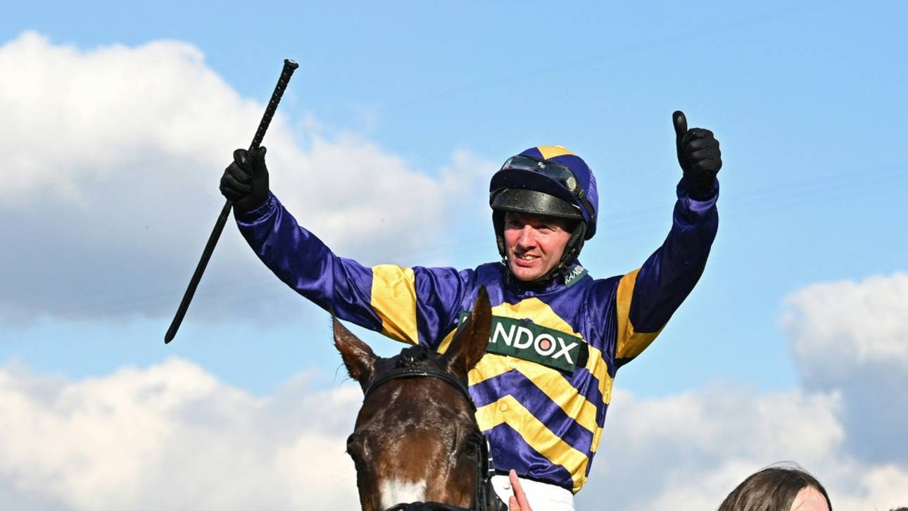 Favorit Corach Rambler gewinnt Grand National