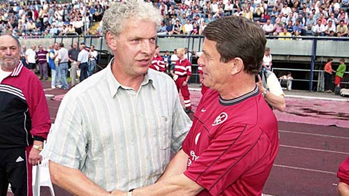 OTTO REHHAGEL und KLAUS TOPPMÖLLER: 1972/1973 ist der 1. FC Saarbrücken in der Regionalliga Otto Rehhagels erste höherklassige Station als Trainer. Allerdings ist für Rehhagel schon nach einem erfolglosen halben Jahr Schluss. Eine 0:3-Schlappe gegen den SV Alsenborn ist sein letztes Spiel als FCS-Trainer. Was Rehhagel misslingt, glückt Toppmöller mit Saarbrücken: 2000 führt er den Klub in die 2. Bundesliga. Wenige Monate später ist für ihn nach einem 2:8 Schluss. Keine zwei Jahre später steht er mit Leverkusen gegen Real Madrid im Champions-League-Finale