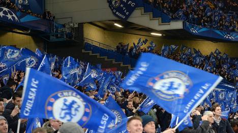 Vier Fans des FC Chelsea benahmen sich daneben