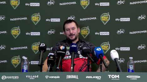 Jonny Clayton hat sein Match in der dritten Runde der Darts-WM mit viel Mühe gegen Niels Zonneveld gewonnen. Im Anschluss an die Partie zeigt er sich positiv und verrät, wie er die Spiele der Konkurrenz verfolgt.