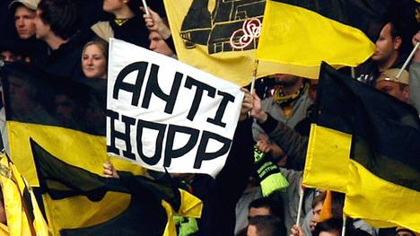 "Anti-Hopp"-Spruchbänder gehören noch zu den harmlosen Anfeindungen gegen den Mäzen