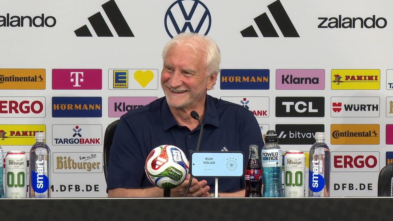 Für diese Frage spendet Völler Applaus