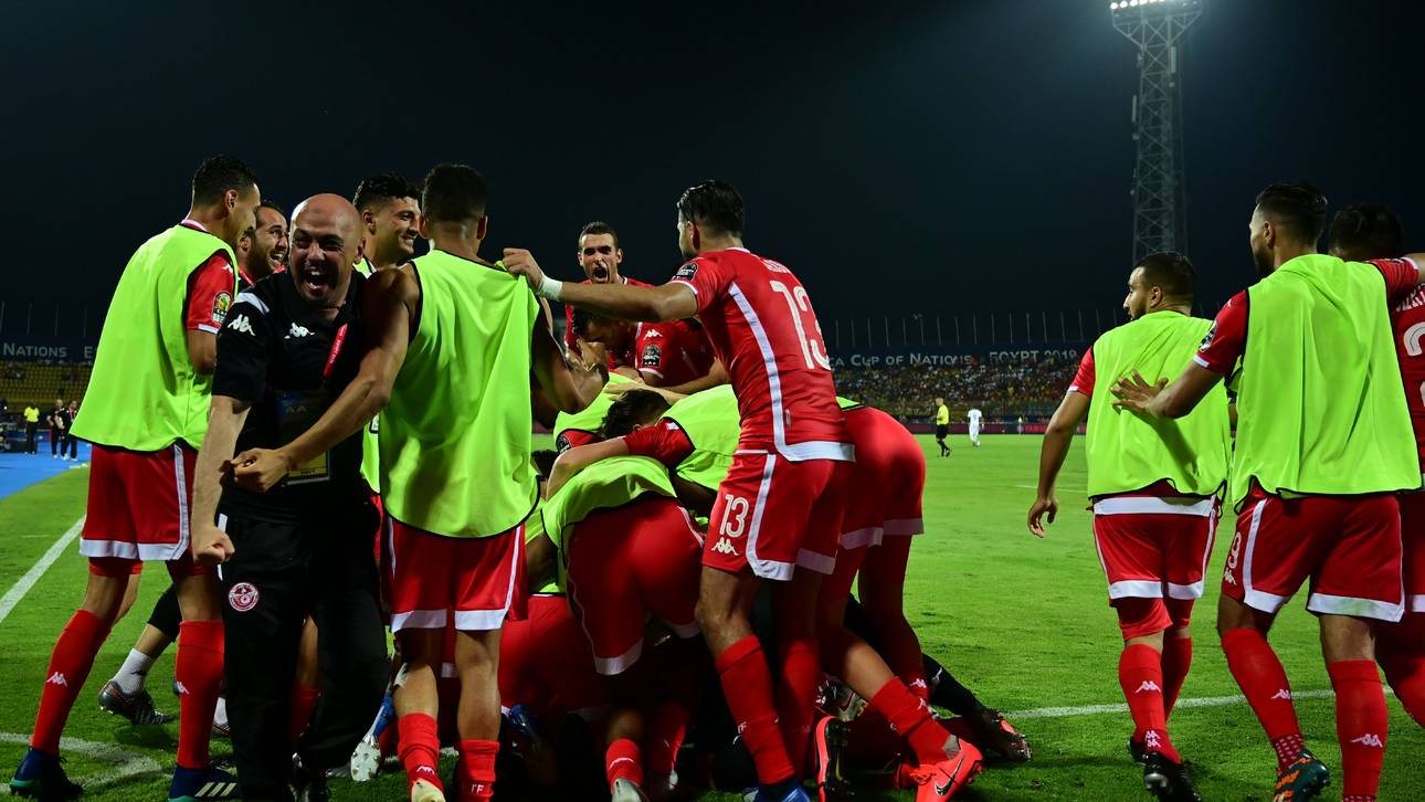 Tunesien nach Elferkrimi weiter