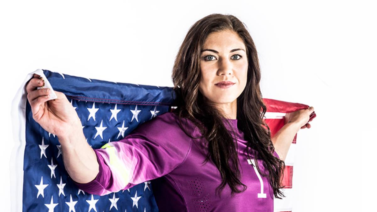 Hope Solo (33 Jahre/175 Länderspiele/Torfrau): Schlagzeilengarant. Startorhüterin oder Skandalfrau? Engel oder Biest? Auf jeden Fall ein sicherer Rückhalt. Kassierte nur ein Gegentor. Seit 423 Minuten hält sie ihren Kasten sauber. Hat sich einen dicken Schutzpanzer zugelegt, seit unmittelbar vor Turnierstart von ESPN veröffentlicht wurde, sie wäre Hauptaggressor der Auseinandersetzung mit ihrer Halbschwester gewesen. Wurde zu Jahresbeginn 30 Tage lang gesperrt, weil ihr Ehemann betrunken eine US-Teamvan fuhr. Sie saß daneben. Macht in Kanada aber wieder eine gute Figur