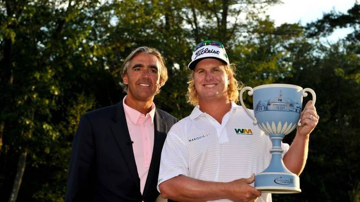 Seth Waugh (l., mit Golfer Charley Hoffman) ist nun Geschäftsführer der PGA