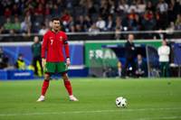 Nachdem Cristiano Ronaldo in der Verlängerung des EM-Achtelfinales gegen Georgien bereits einen Strafstoß verschossen hatte, trat er im Elfmeterschießen trotzdem nochmal an. Jetzt wurde seine Herzfrequenz in diesem Moment veröffentlicht.