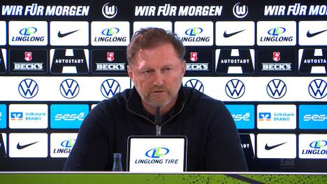 Auch Wolfsburg-Coach Ralph Hasenhüttl sieht den Platzverweis gegen den Stuttgarter Karazor als Fehlentscheidung an. Außerdem hadert der VfL-Trainer über den späten Ausgleich. 