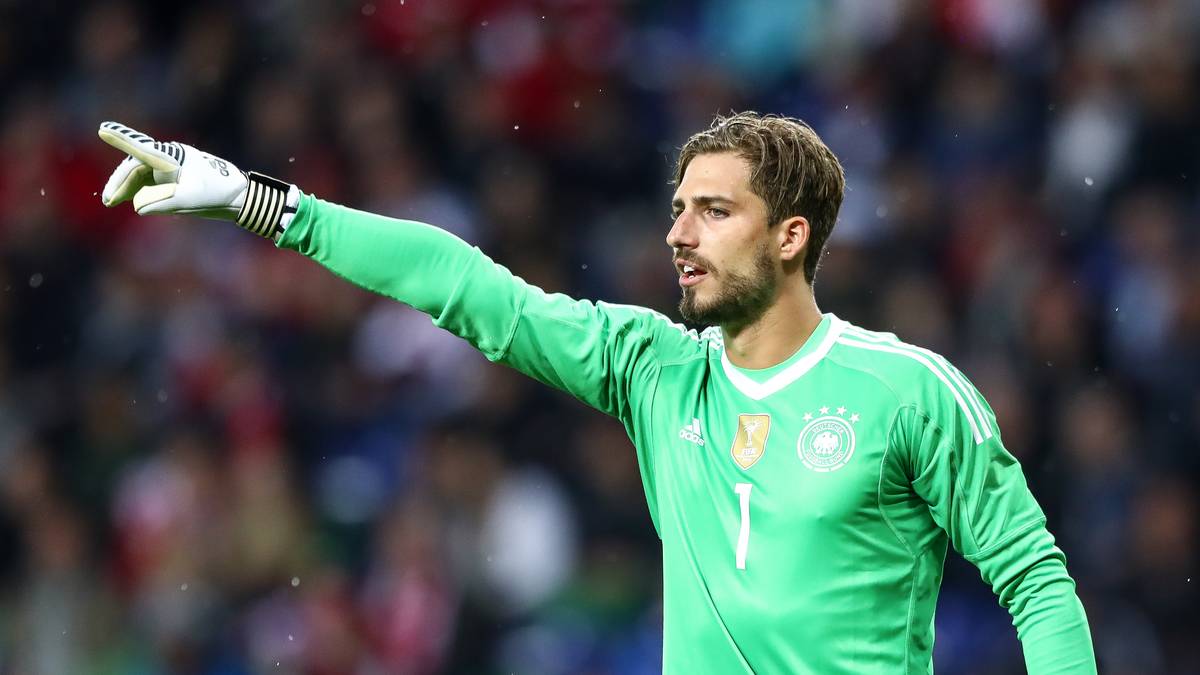 BLEIBEN WOHL ZUHAUSE - KEVIN TRAPP: Nach seinem starken Debüt in Dänemark wartete der PSG-Schlussmann als einziges Kadermitglied vergeblich auf einen Turniereinsatz. Er wird weiter mit Leno um den Platz hinter Neuer und ter Stegen kämpfen müssen. Weitere Top-Leistungen im Verein dürfen ihn hoffen lassen 