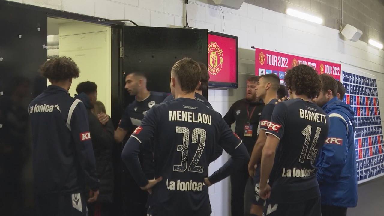 Wie echte Fanboys: Profis von Melbourne Victory stehen für United-Stars Schlange