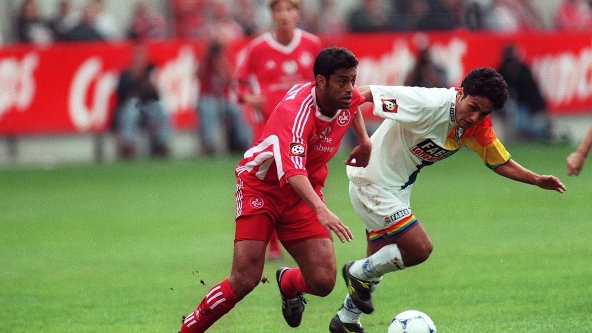 Der Coach ruft Hany Ramzy zu sich, der kurz darauf anfängt zu humpeln. Ramzy raus, Harry Koch rein – aber jeder weiß, was Sache ist. Bochum gewinnt am Ende 3:2 und verzichtet auf einen Einspruch