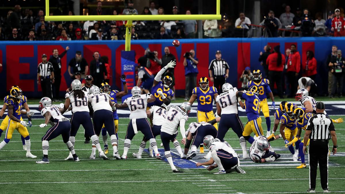 Trotzdem sorgen die Patriots im 2. Viertel für die ersten Punkte des Spiels. Kicker Gostkowski, der im 1. Viertel noch verballert hatte, haut das Ei durch die Stangen - 3:0 New England