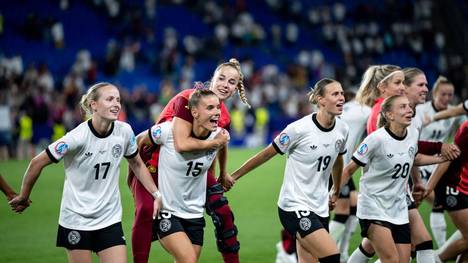 DFB-Präsident Bernd Neuendorf sieht nach der Europameisterschaft die Möglichkeit einer neuen Ära für den Frauenfußball.