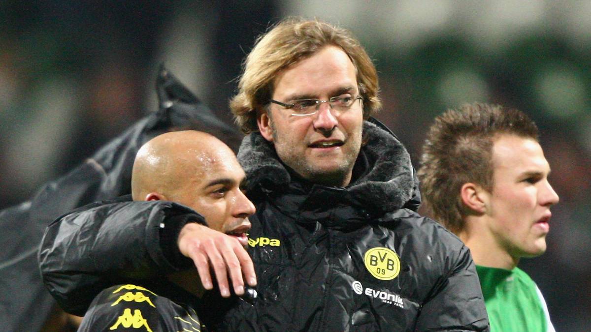 JUNI 2009 bis MAI 2010:  Mit dem Abstiegskandidaten der Vorsaison erreicht der BVB den sechsten Platz, womit der Verein die Teilnahme an einem europäischen Wettbewerb nur knapp verpasst. In der Folgesaison 2009/10 qualifiziert sich Dortmund mit dem fünften Platz für die Europa League