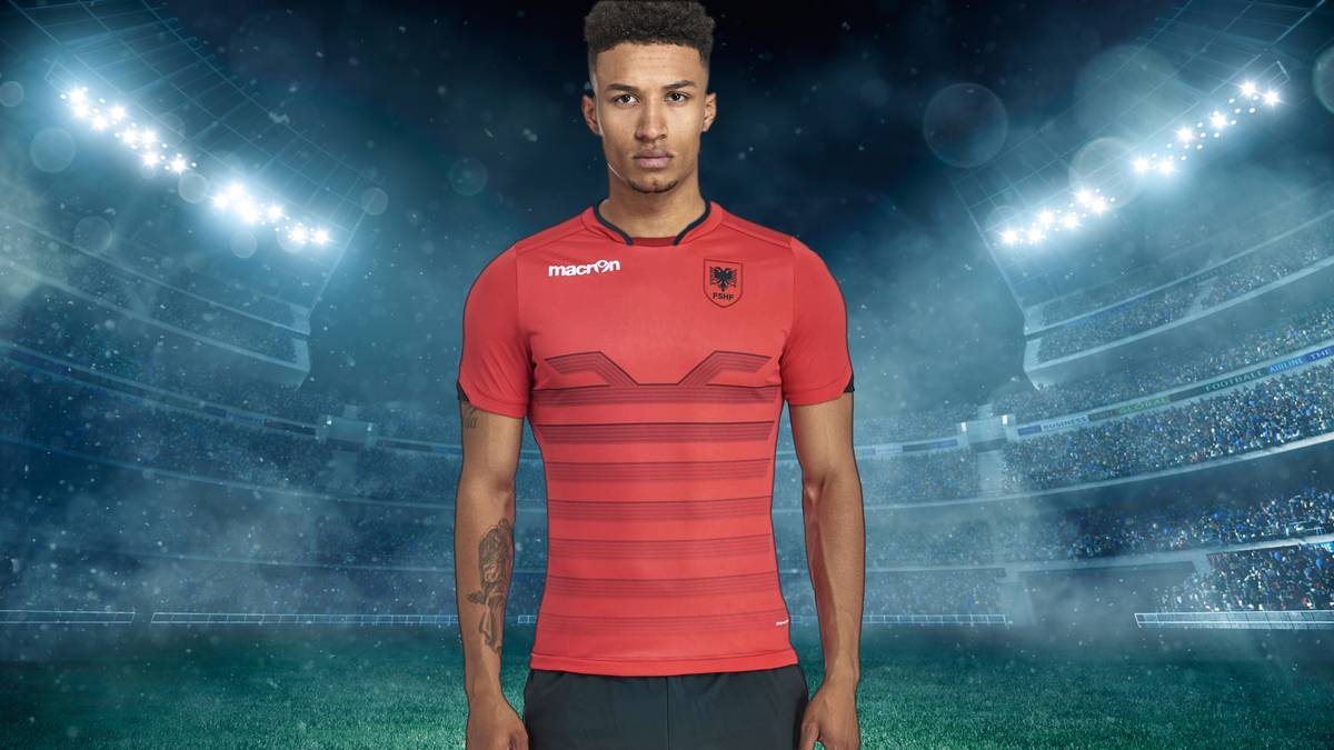 ALBANIEN: Das Trikot von Albanien wurde von den Usern von SPORT1.de zum schönsten aller EM-Teilnehmer gewählt. Modisch gesehen macht man mit diesem Dress also bestimmt nichts falsch