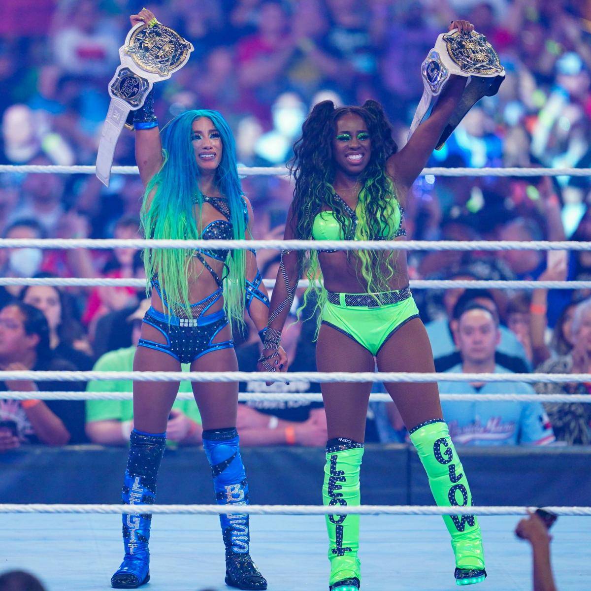 Das Champion-Duo Sasha Banks und Naomi verlässt während der TV-Show Monday Night RAW die Arena und lässt den angekündigten Hauptkampf platzen. Was ist der wahre Grund?