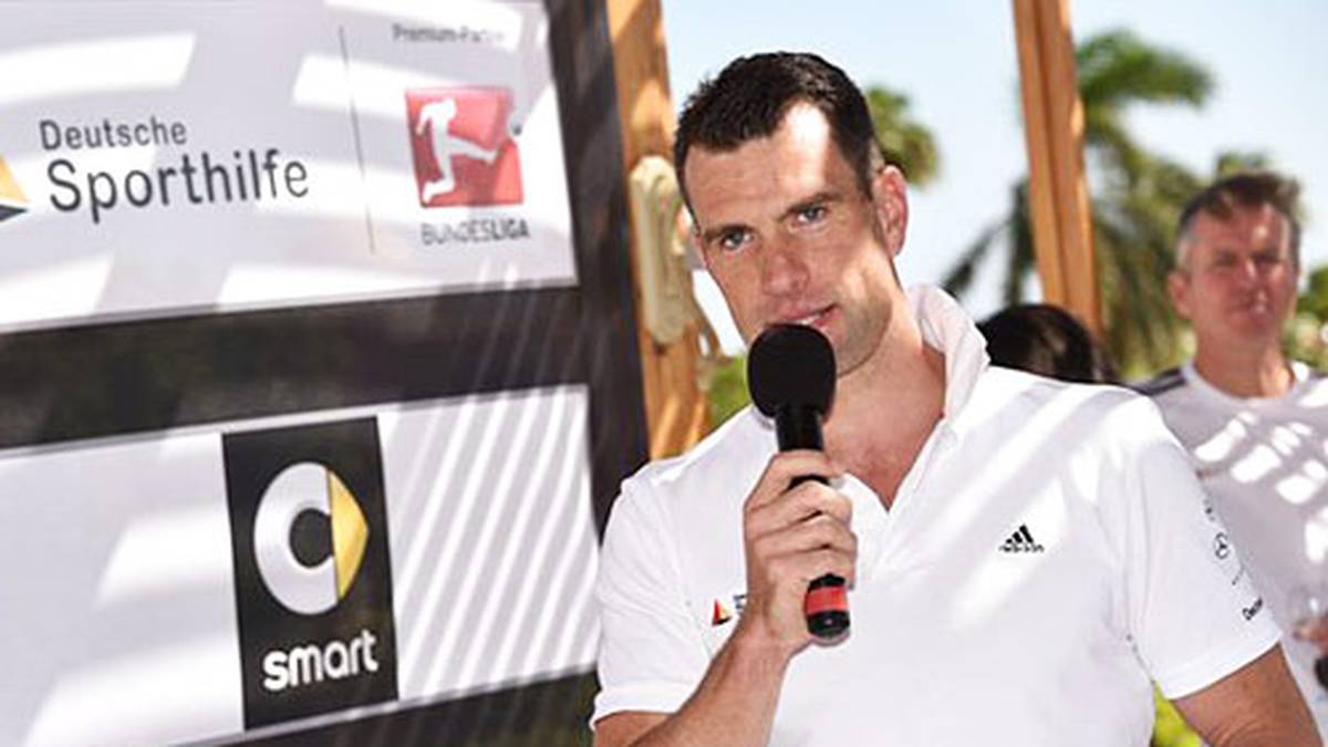 Dr. Michael Illgner, Vorstandsvorsitzender der Sporthilfe, empfängt Partner und Medien, bevor eine Beachparty zur Begrüßung steigt 