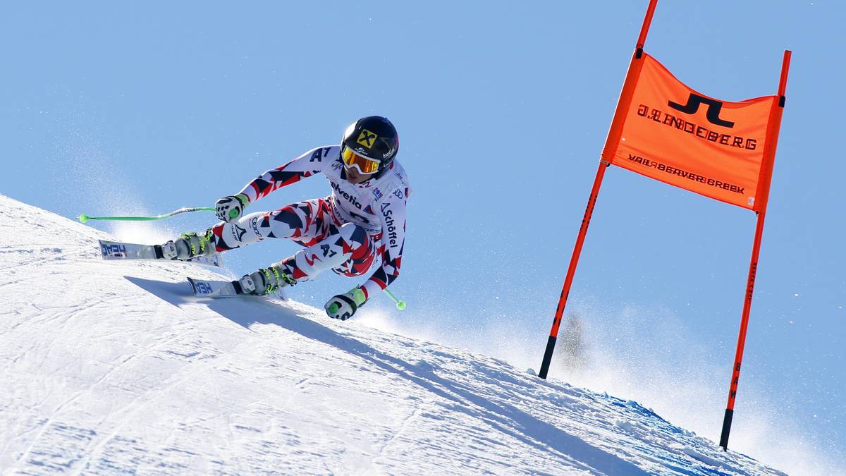 Als erste Favoritin geht Anna Fenninger an den Start. Nach Gold im Super G peilt die Österreicherin ihre zweite Medaille an. Mit einer beeindruckenden Vorstellung setzt sich Fenninger zunächst souverän an die Spitze