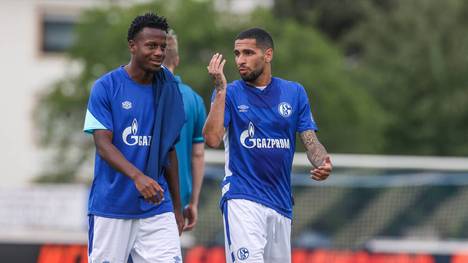 Hamza Mendyl (li.) verlässt Schalke 04
