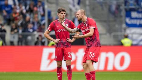 Philipp Hofmann (r.) geht mit seiner Mannschaft hart ins Gericht