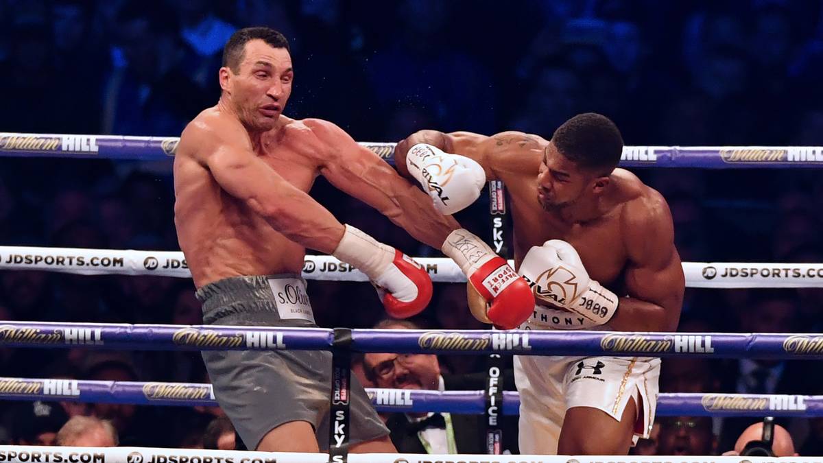 In Runde fünf dreht Joshua dann das erste Mal richtig auf. Der 27-Jährige geht gegen Klitschko energisch zur Sache und landet einige Treffer