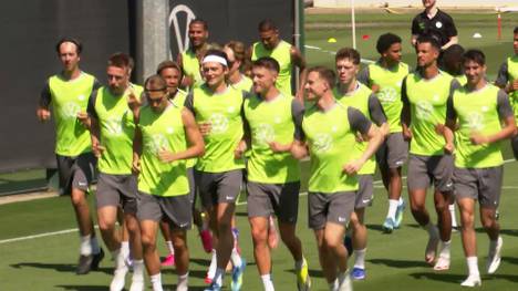 VfL-Wolfsburg-Trainer Tobias Strobl spricht über die Ziele der neuen Saison, die Erwartungen an die Mannschaft und den Weg der Wölfe zurück in die Erfolgsspur.
