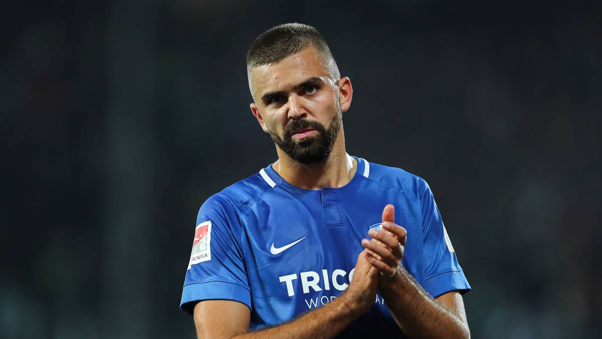 Der Österreicher erzielte in der laufenden Saison 18 Tore und bereitete acht weitere vor. Angesichts dieser Quote werden aber auch andere Klubs um den Österreicher buhlen - und möglicherweise auch mehr Gehalt zahlen können als der HSV 