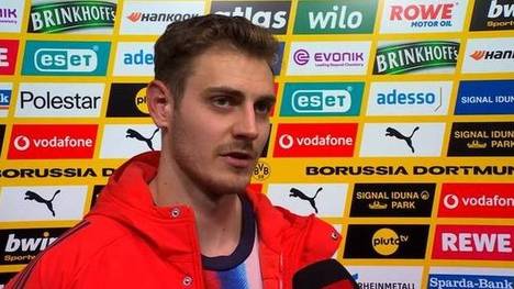 Nico Schlotterbeck entgeht beim 2:3 gegen den FC Bayern einem Platzverweis nur knapp. Das sieht auch Bayern-Profi Josip Stanisic so. 