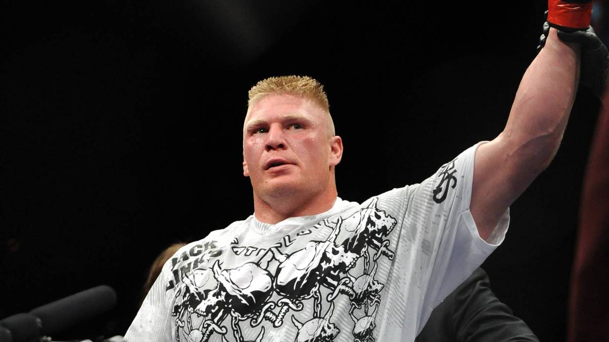 Lesnar hat bei der UFC auch sportlich Erfolg, sein Hintergrund als Ringer hilft ihm, die Umstellung von Showkampf auf Wettbewerbs-Sport erfolgreich zu meistern: Er besiegt Randy Couture im November 2008 durch technischen K.o. und wird Schwergewichts-Champion