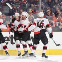 Eishockey-Nationalspieler Tim Stützle hat mit zwei Assists zu einem überraschenden Erfolg der Ottawa Senators beigetragen.