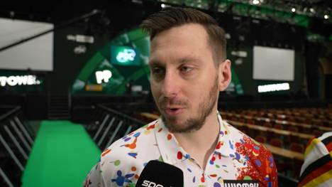 Florian Hempel spricht vor seinem Drittrundenmatch bei der Darts-Weltmeisterschaft über Weihnachten, die deutschen Teilnehmer und sein Comeback gegen Dimitri van den Bergh. 