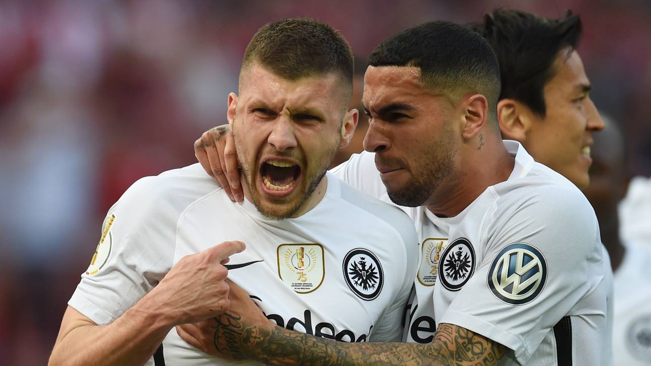 S04-Interesse an Pokal-Held