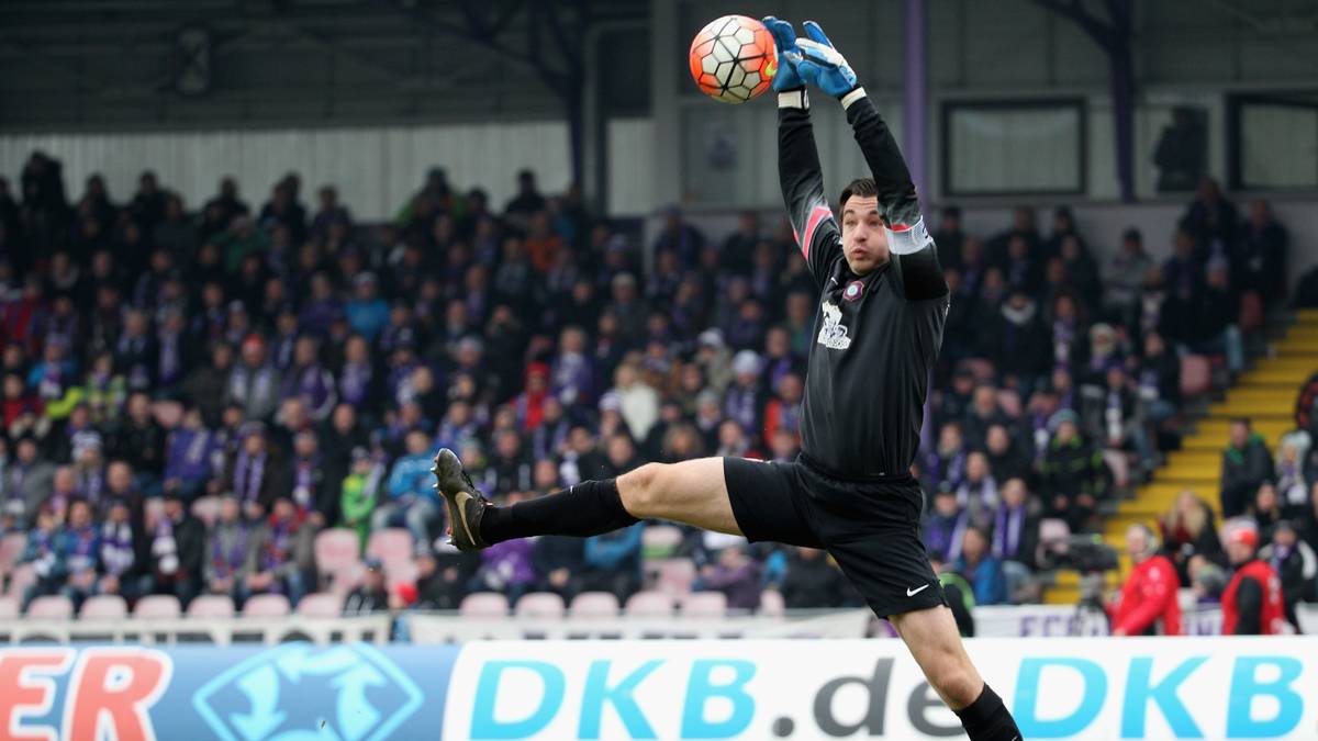 PLATZ 13: Martin Männel (Erzgebirge Aue): Weisse Westen: 6 - Gegentore: 46