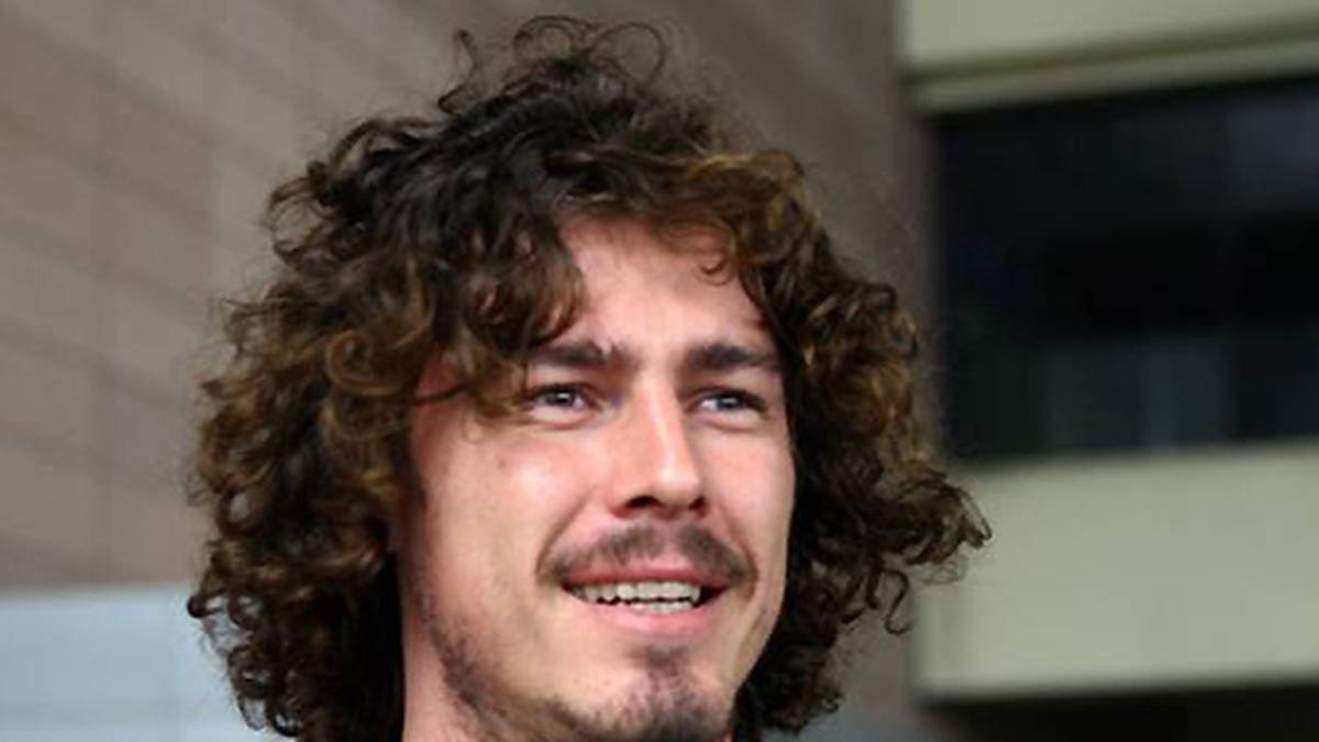 ...zum Lebemann mit Lockenkopf...