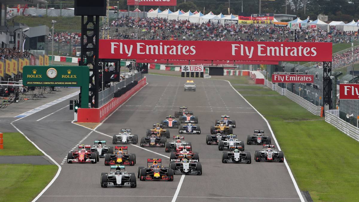 DANIEL RICCIARDO: Die Rückversetzung von Räikkönen in der Startaufstellung brachte den Australier beim Start auf die Seite mit feuchten Stellen. Pech. Das war auch der verkorkste Start von Hamilton, der direkt vor ihm stand. Den musste der smarte Daniel erst umkurven, dabei wurde er von Perez kassiert