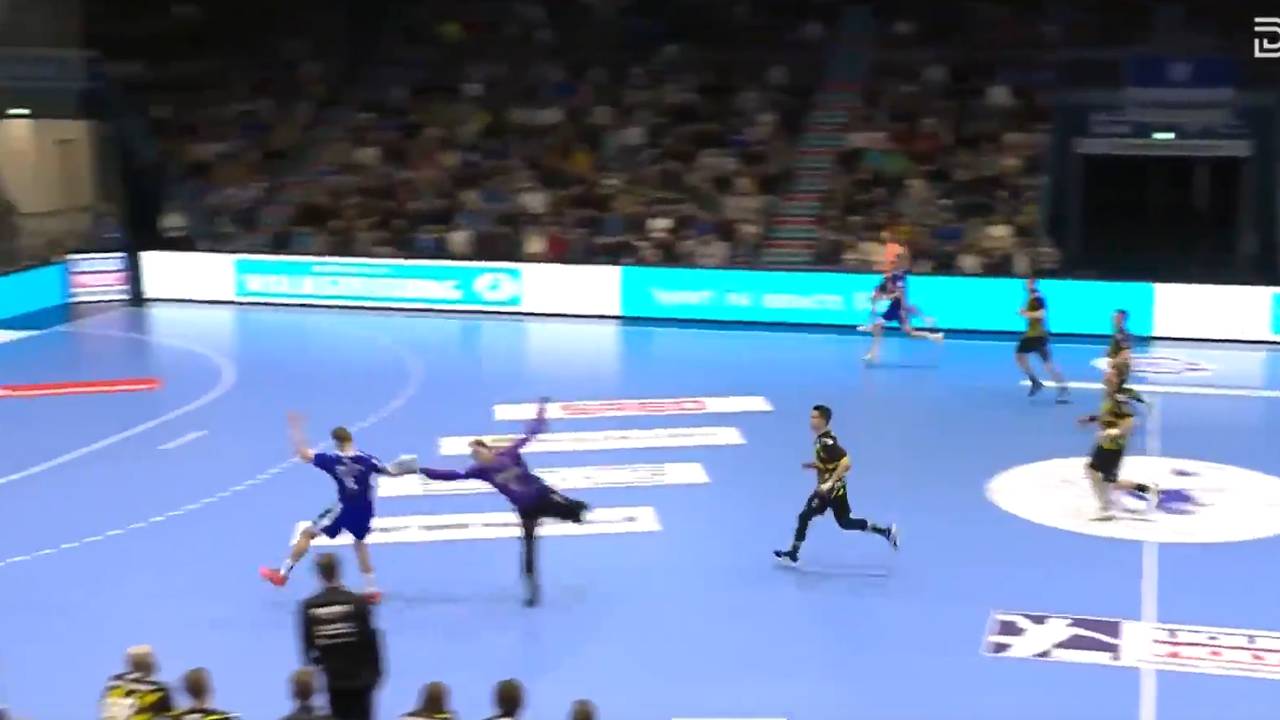 Hierfür sieht deutsche Handball-Legende Heinevetter sofort Rot