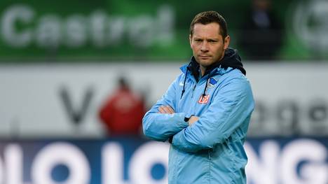 Trainer Pal Dardai von Hertha BSC schaut skeptisch