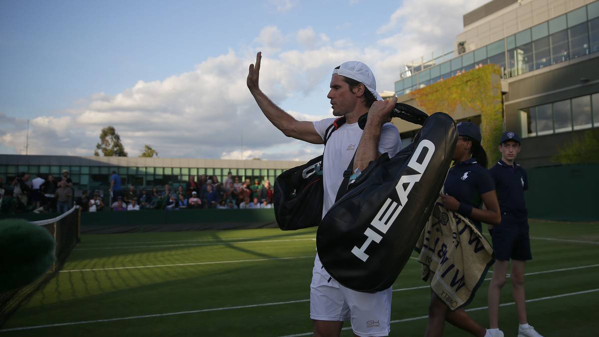 Damit ist der 39-jährige Haas bei seiner letzten Wimbledon-Teilnahme bereits in der ersten Runde ausgeschieden. Trotzdem ist Haas nach dem Spiel "glücklich, dass ich es versucht habe"