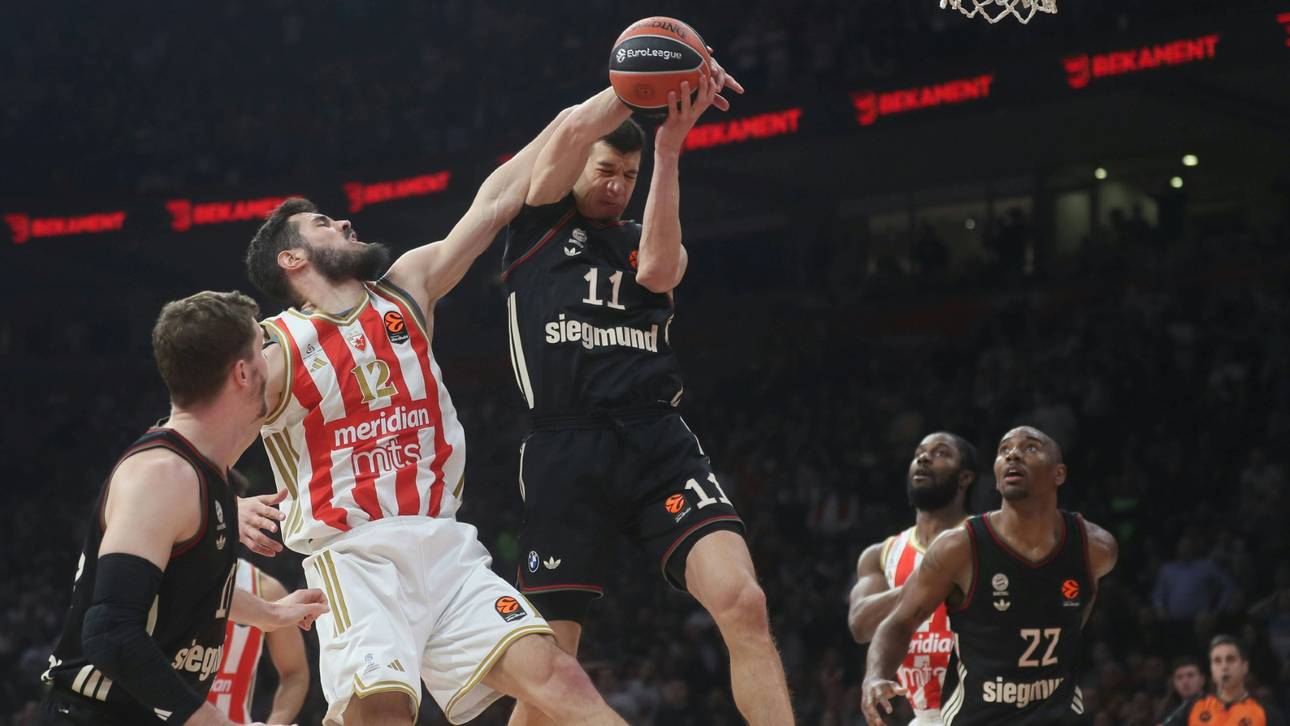 Verbissener Zweikampf beim Münchner Spiel in Belgrad