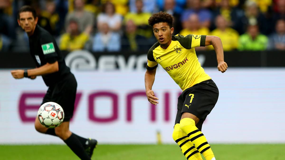 JADON SANCHO: Einen ähnlich starken Eindruck wie Nelson macht Sancho beim BVB. In zehn Bundesliga-Spielen in dieser Saison ist er an zehn Toren beteiligt - ein irrer Wert für einen 18-Jährigen. Mehrere internationalen Spitzenklubs sollen bereits ihr Interesse bekundet haben, doch der Engländer hat beim BVB noch einen Vertrag bis 2022