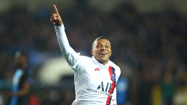 BRUGGE, BELGIUM - OCTOBER 22: Kylian Mbappe of Paris Saint-Germain celebrates after scoring his team's fifth goal during the UEFA Champions League group A match between Club Brugge KV and Paris Saint-Germain at Jan Breydel Stadium on October 22, 2019 in Brugge, Belgium. (Photo by Dean Mouhtaropoulos/Getty Images)